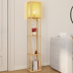 Lampadaire naturel en bois clair avec étagères et abat-jour carré effet cannage