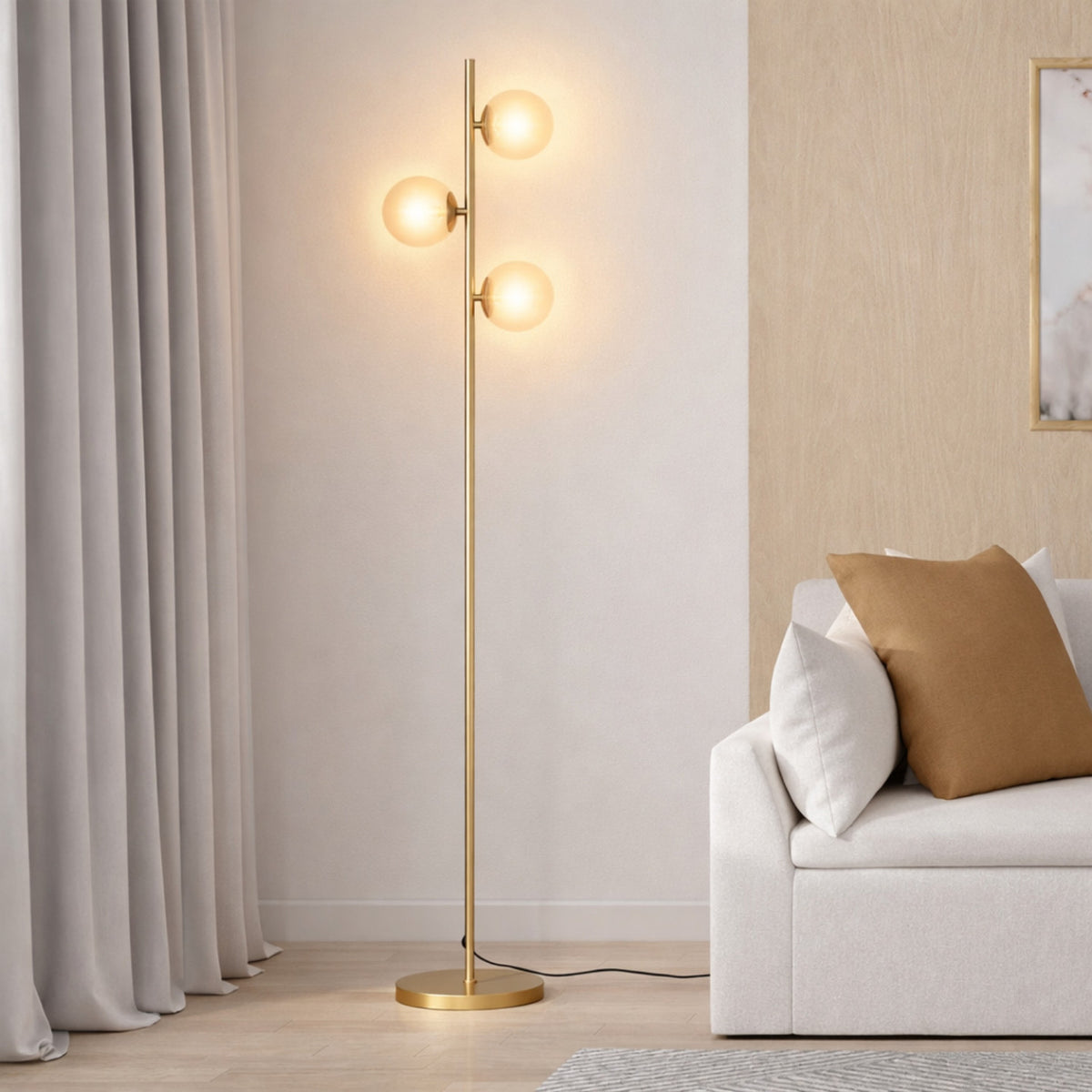 Lampadaire sur pied en métal doré avec 3 abat-jours globe verre
